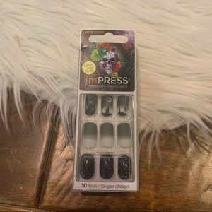 Kiss Nails Impress Nails Press On Manicure Glow In The Dark glittery Halloween